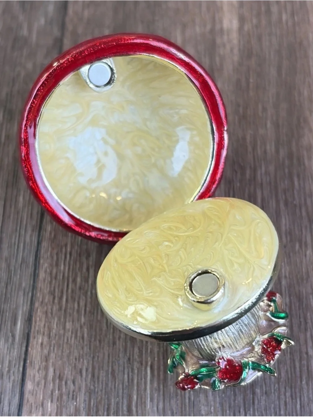 Enamel & Rhinestone Hinged Red Mushroom Jewelry Pill Trinket Box Metal Magnetic